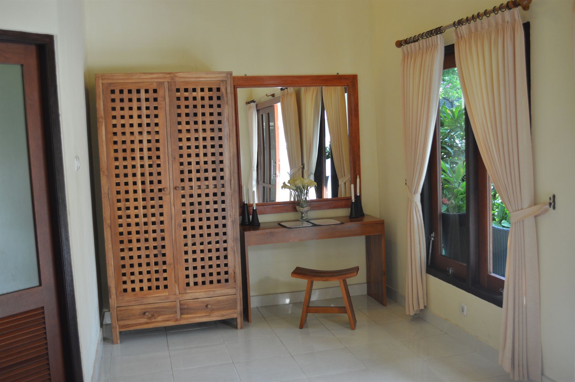 Ocean Sun Dive Resort Tulamben Екстериор снимка
